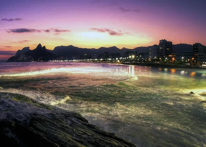 Casa Charmosa Em Ipanema Na Quadra Da Praia!